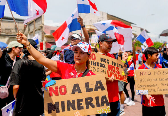 Protest in Panama against a controversial contract to a Canadian mining company. Photo: Roberto Cisneros/AFP.