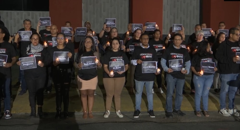 Telesur employees pay tribute to the journalists assassinated by the Israeli occupation in Gaza. Photo: Telesur.