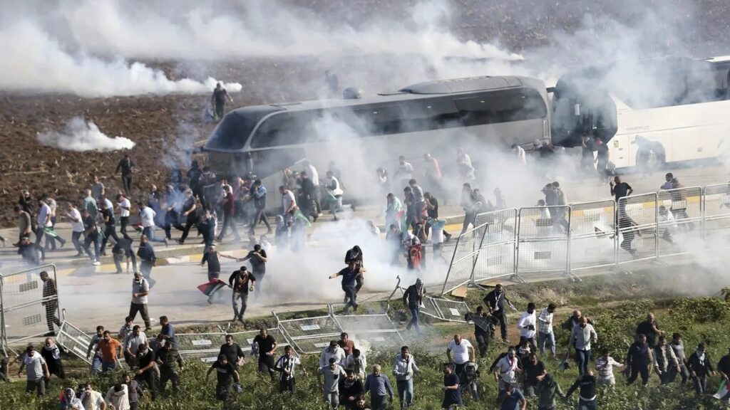 Protesters clash with riot police during a demonstration outside the US-Turkish Incirlik Air Base in Adana, Türkiye, November 5, 2023 Photot: AP/Mehmet Sancakzade.