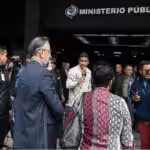 Opposition's National Primaries Commission (CNP) head, Jesús María Casal, entering the Attorney General's Office in Caracas. Photo: AFP.