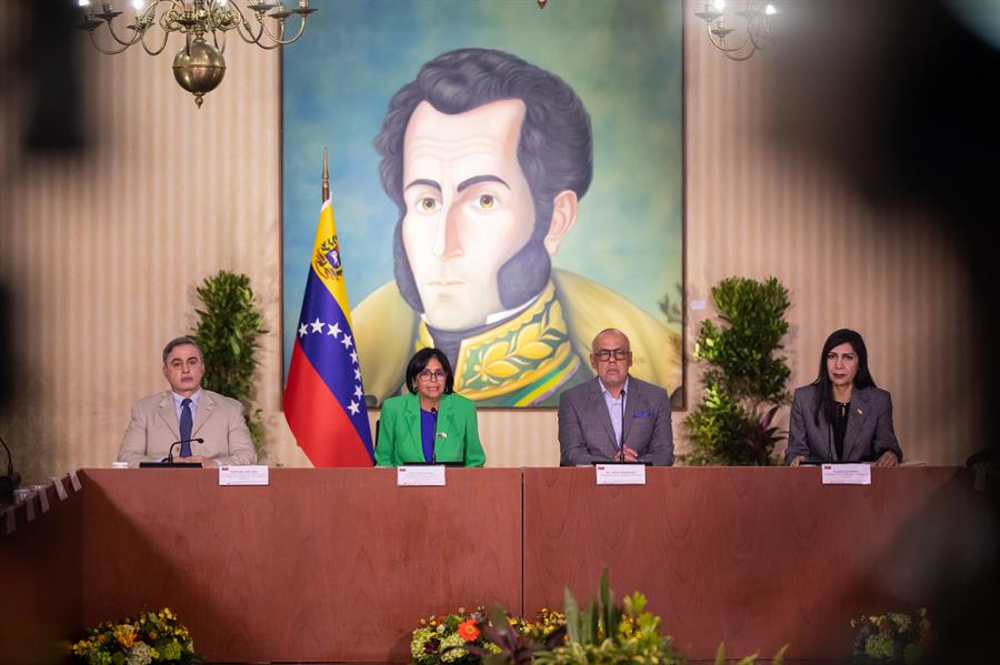 From left to right, Venezuelan Attorney General Tareck William Saab, Vice President Delcy Rodriguez, National Assembly President Jorge Rodriguez, and Supreme Court President Gladys Gutierrez during the Guayana Esequiba Defense Commission installation at the Casa Amarilla, Caracas on Tuesday, December 12, 2023. Photo: Rayner Pena/EFE.