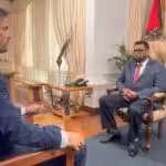 Leandro Prazeres, BBC Brazil journalist, interviewing the president of Guyana, Irfaan Ali. Photo: BBC.
