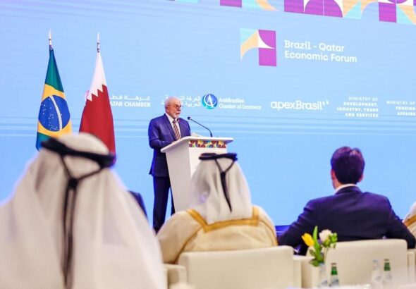Brazilian President Luiz Ináacio Lula da Silva speaks at the Brazil-Qatar Economic Forum in Doha, Qatar, December 1. Photo: CNN Brazil.