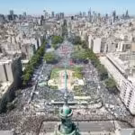 Aerial view of the first massive demonstration against Argentinian President Javier Milei's neoliberal package on Wednesday, January 24, 2024. Photo: Matias Cervilla/Tiempo.