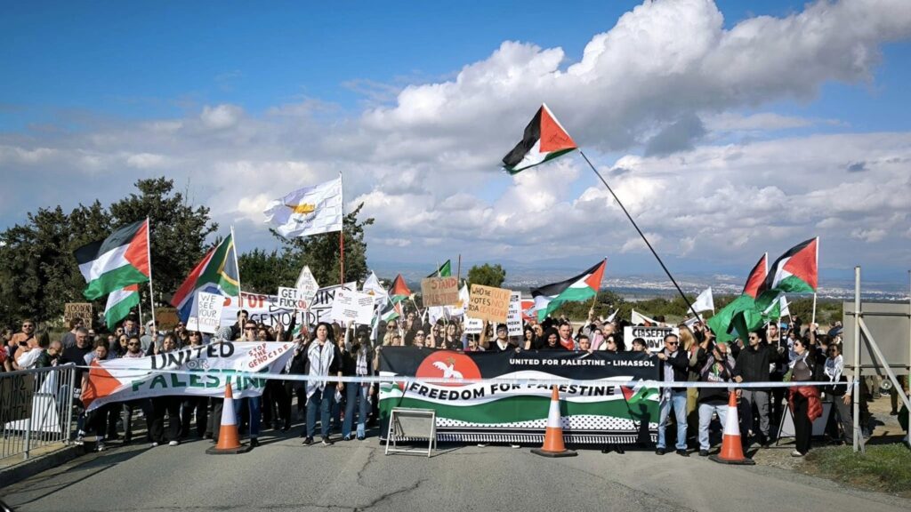 Anti-imperialists and progressive protest in front of the UK military base in Akrotiri. Photo: Pancyprian Peace Council.