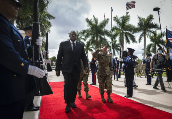US Secretary of Defense Lloyd Austin and Gen. Laura Richardson, commander of US Southern Command, arrive at SOUTHCOM headquarters, July 25, 2022. Photo: Chad McNeeley/DoD.