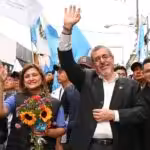 Guatemalan President-elect Bernardo Arévalo and Vice President-elect Karin Herrera march with supporters. Photo: X/@BArevalodeLeon.
