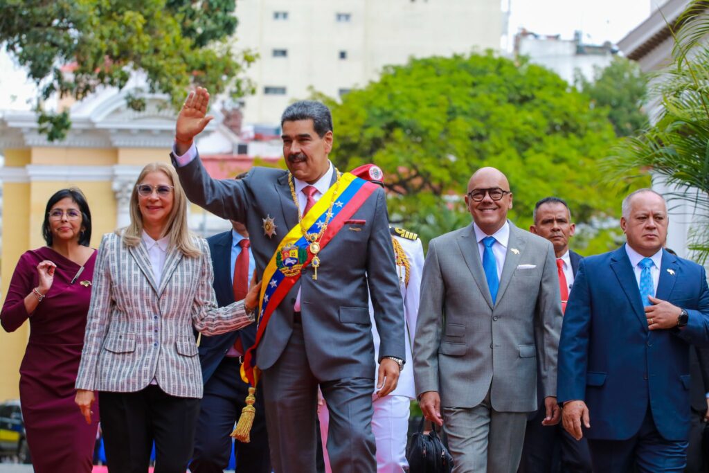 Venezuelan President Nicolas Maduro (C) entering the National Assembly, Jan. 15, 2024. Photo: Prensa Presidencial.