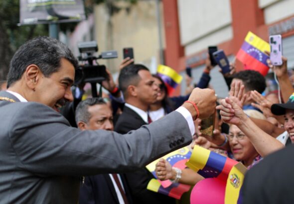 Venezuelan President Nicolás Maduro greets supporters before entering the National Assembly to deliver his annual address to the nation, January 15, 2024. Photo: Presidential Press.