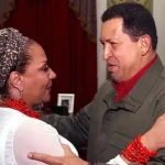 Colombian Senator Piedad Córdoba being greeted by Venezuelan President Hugo Chávez at Miraflores Palace, Caracas. File photo.