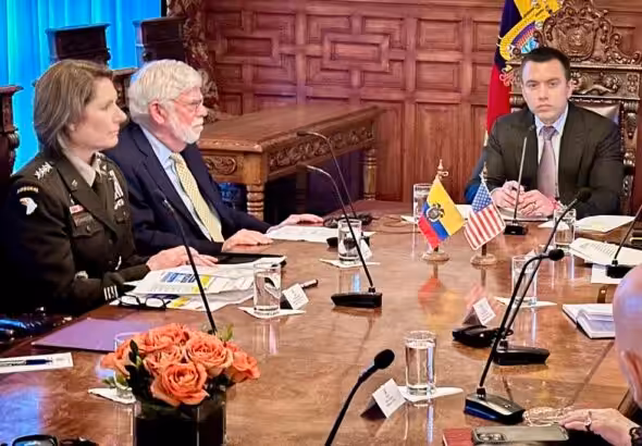 US SOUTHCOM Commander General Laura Richardson, accompanied by US presidential Adviser on Western Hemisphere Christopher Dodd, meets with Ecuadorian President Daniel Noboa. Photo: X/@USEmbassyEC.