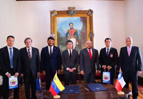 Venezuelan and Chilean government officials after signing the bilateral police collaboration agreement, in the headquarters of the Venezuelan Foreign Affairs Ministry, January 18, 2024. Photo: X/@SubseInterior.