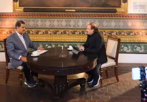 Venezuelan President Nicolás Maduro (left) and Spanish journalist Ignacio Ramonet (right) in Miraflores Palace, Caracas, Venezuela, January 1, 2024. Photo: Ignacio Ramonet/Resumen Latinoamericano/file photo.