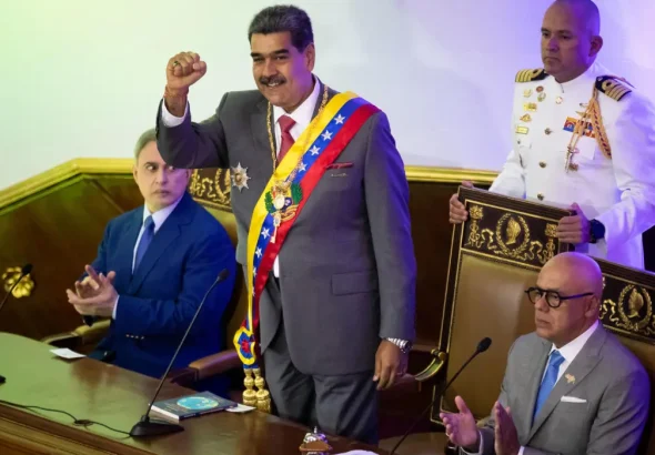 Venezuelan President Nicolás Maduro, accompanied by National Assembly President Jorge Rodríguez and Attorney General Tarek William Saab, presents his annual address at the National Assembly, January 15, 2024. Photo: EFE.