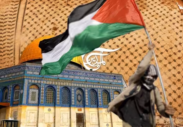 Photo composition showing a person holding a Palestinian flag with the Al-Aqsa Mosque in the background. Photo: Al Mayadeen.