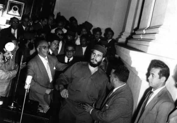 Fidel Castro being greeted by teachers and students at the Central University of Venezuela during his first visit to the country in 1959, days after the triumph of the Cuban Revolution. File photo.
