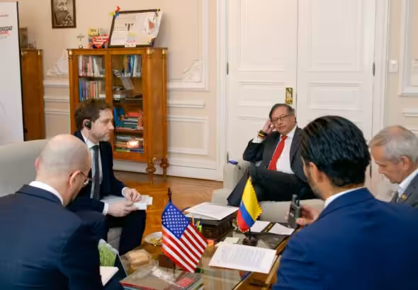 Colombian President Gustavo Petro looking at his translator during a meeting with Biden's Special Advisor for Western Hemisphere Juan González and US National Security Deputy Advisor John Finer, at the Nariño Palace in Bogota, February 5, 2024. Photo: X/@infopresidencia.