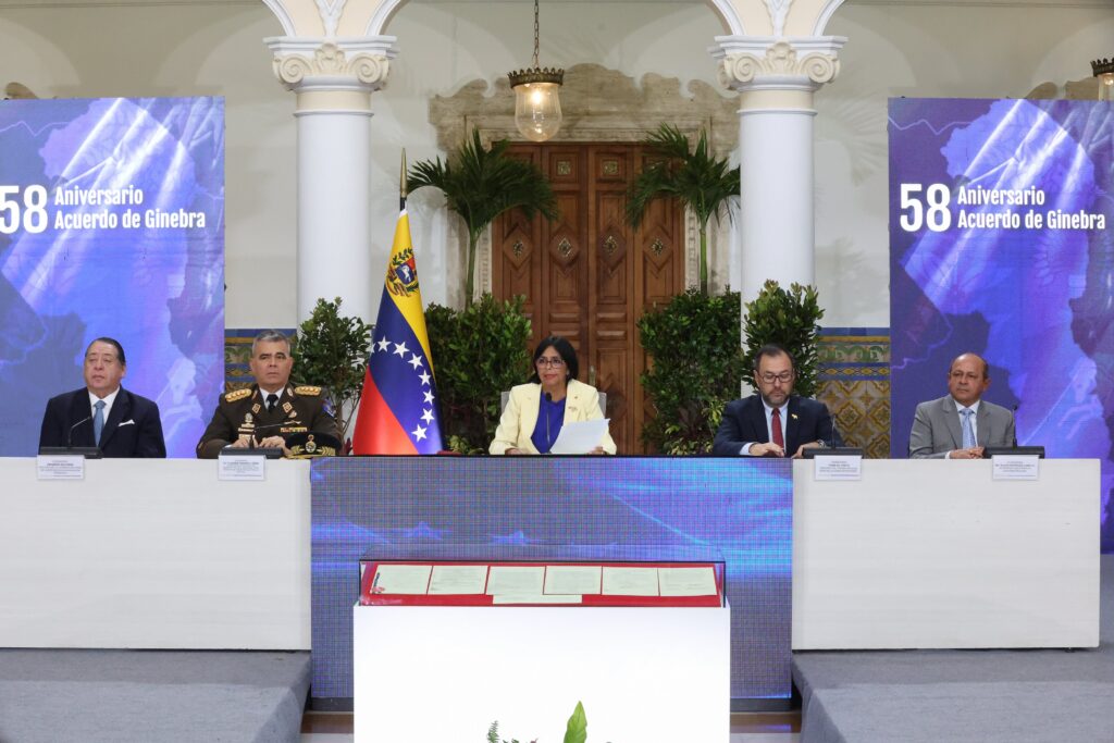 Venezuelan Vice President Delcy Rodríguez (center), accompanied by Defense Minister Vladimir Padrino López, Foreign Affairs Minister Yvan Gil, and other government officials, make her statements on the 58th anniversary of the signing of the Geneva Agreement of 1966, Caracas, February 17, 2024. Photo: X/@ViceVenezuela.