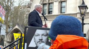 WikiLeaks Editor-in-Chief Kristinn Hrafnsson addressing supporters outside the courthouse. Photo: Joe Lauria.