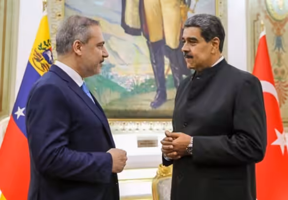 Venezuelan President Nicolas Maduro speaks with Turkish Foreign Minister Hakan Fidan at Miraflores Palace, Caracas, February 24, 2024. Photo: Presidential Press.