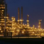 A view of Venezuela's largest oil refinery complex, Paraguaná Refinery, at night. Photo: Diego Giudice/Bloomberg.