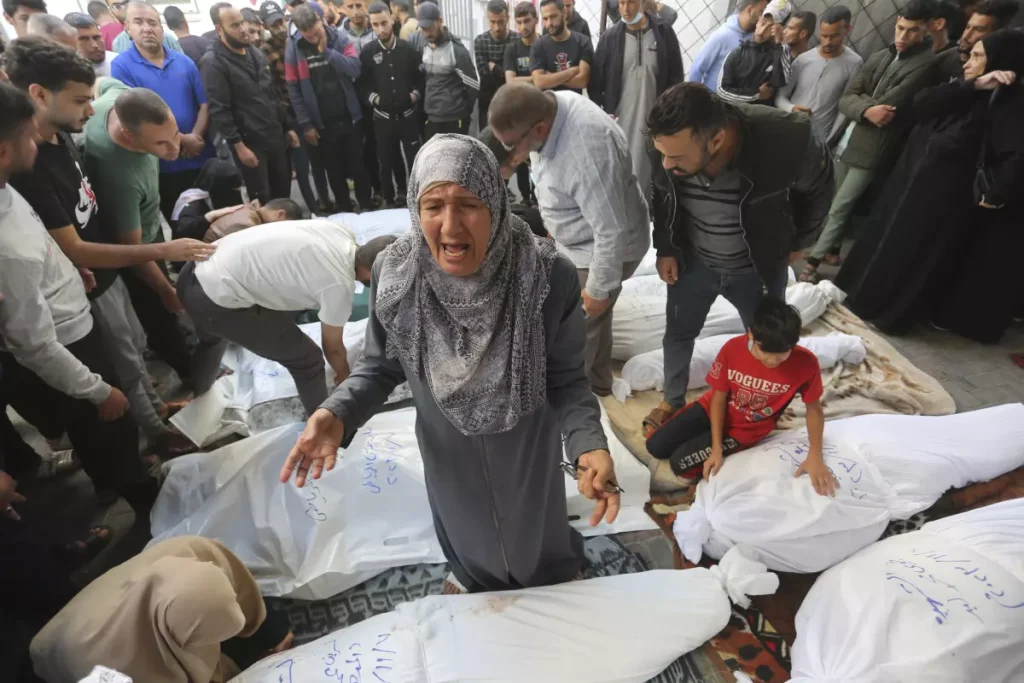 Palestinians mourn their relatives killed in the Israeli bombardment of the southern Gaza Strip in Rafah on November 7, 2023 Photo: Hatem Ali/AP/File photo.