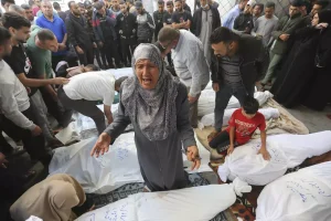 Palestinians mourn their relatives killed in the Israeli bombardment of the southern Gaza Strip in Rafah on November 7, 2023 Photo: Hatem Ali/AP/File photo.