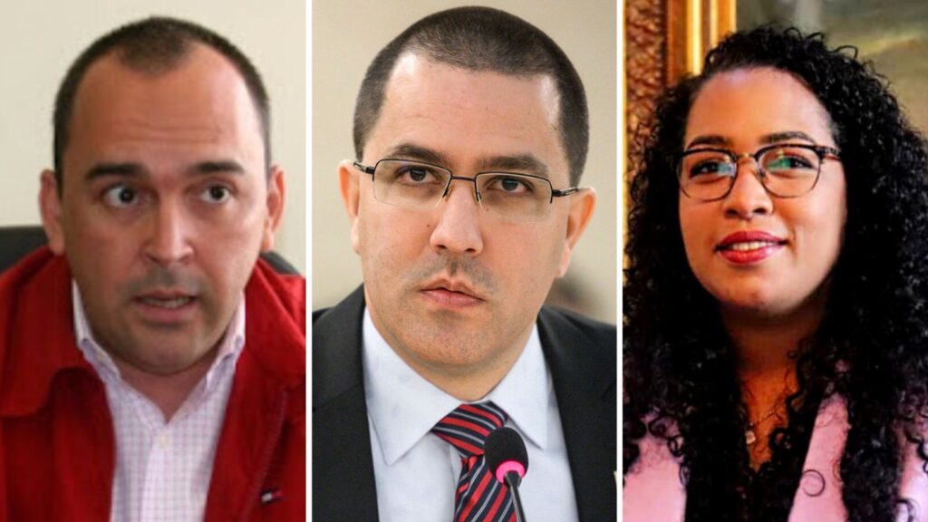 From left to right outgoing minister Francisco Torrealba, Jorge Arreaza, and Diva Guzman. Photo: Monitoreamos.
