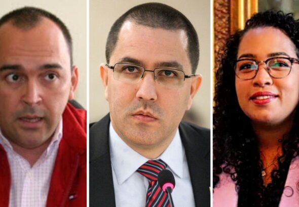 From left to right outgoing minister Francisco Torrealba, Jorge Arreaza, and Diva Guzman. Photo: Monitoreamos.