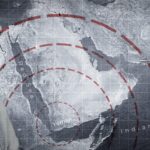 Photo composition showing Yemeni leader Abdul-Malik al-Houthi with a map of the Arabic Peninsula in the background. Photo: The Cradle.