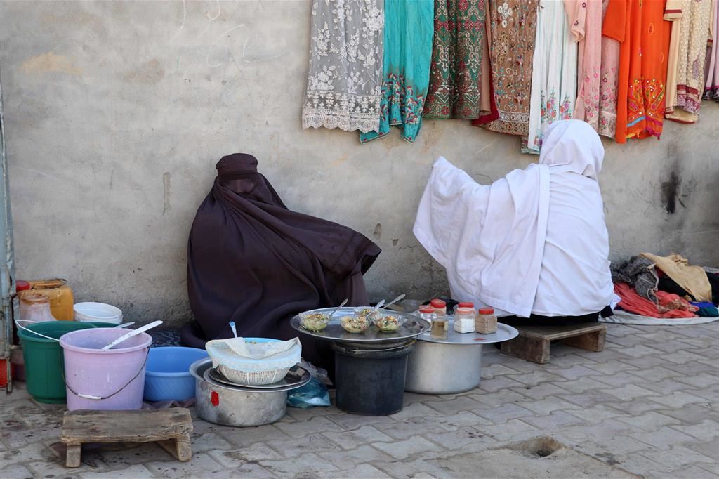 Sellers at the Kandahar women's market in Kandahar, Afghanistan. Photo: ANSA/File photo.