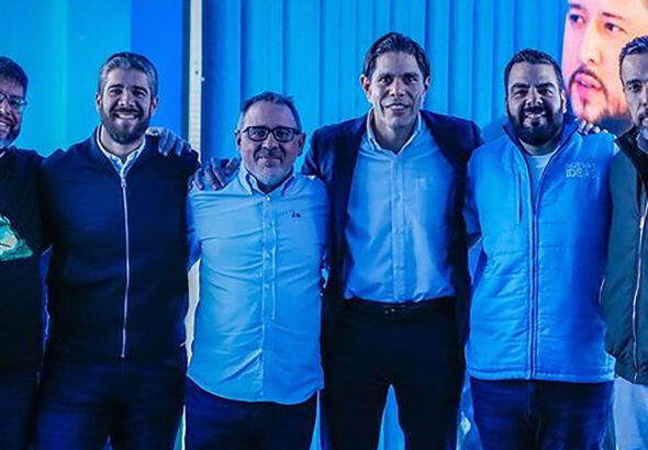 The electoral campaign command of Salvadoran President Nayib Bukele, led by Guaidó collaborator Léster Toledo (center) who is accompanied by other extreme-right Venezuelans linked to Juan Guaidó. Photo: Instagram/@lestertoledo.