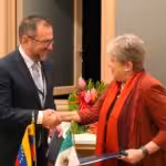 Venezuelan Foreign Minister Yván Gil (left) and Mexican Foreign Affairs Secretary Alicia Bárcena (right) shake hands after the signing of a bilateral agreement on migration, Buccament Bay, St. Vincent and the Grenadines, March 1, 2024. Photo: X/@yavngil.