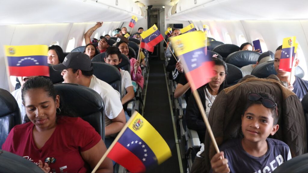 Group of Venezuelan migrants returning home from Mexico as part of the government program Vuelta a la Patria. Photo: Venezuelan Ministry for Foreign Affairs/file photo.