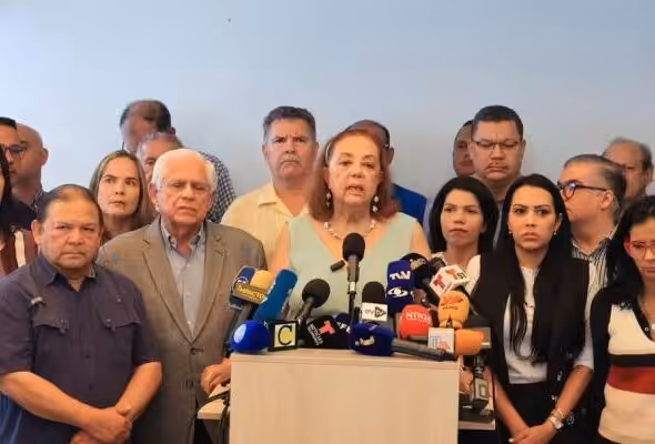 Venezuelan opposition candidates give press conference. Photo: Misión Verdad.