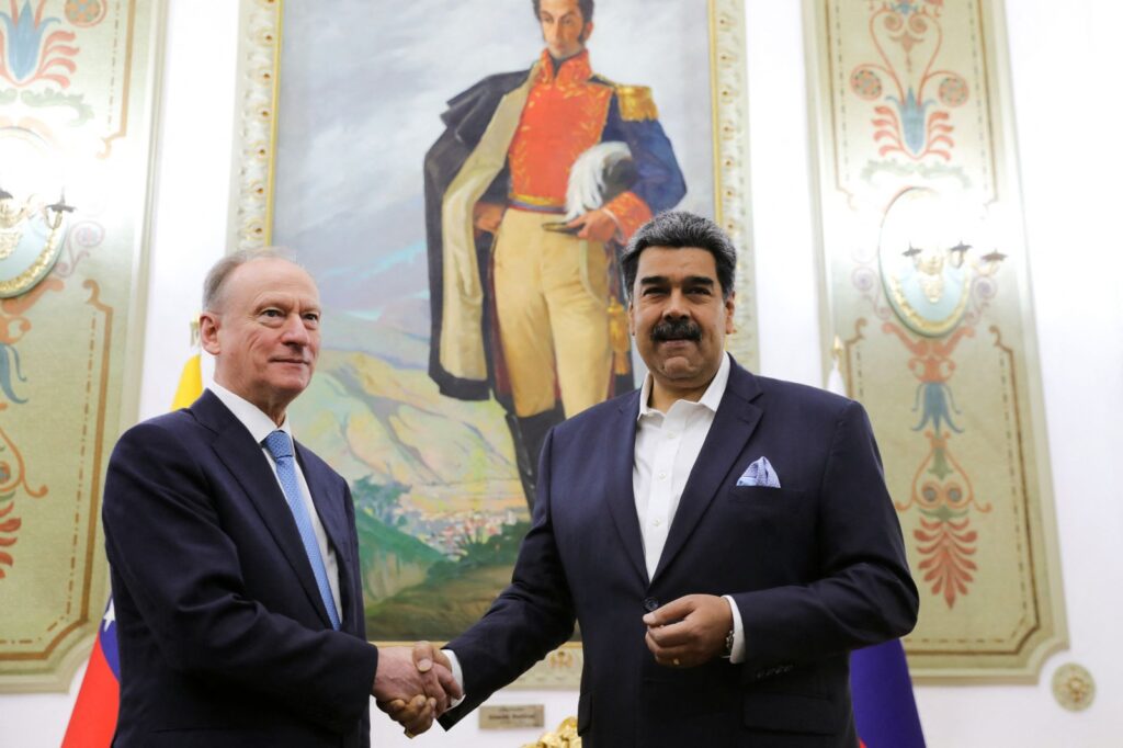 Venezuelan President Nicolás Maduro and Russian Security Council Secretary Nikolai Patrushev shake hands in Miraflores Palace, Caracas, February 27, 2024. Photo: Presidential Press.