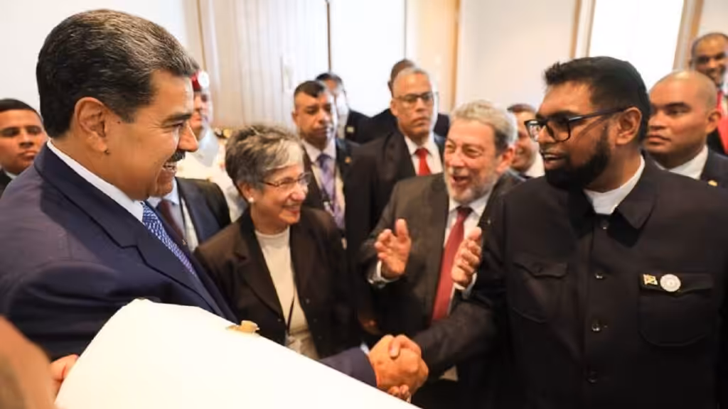 Venezuelan President Nicolás Maduro shaking hands with his Guyanese counterpart Irfaan Ali during the CELAC Summit in Kingstown, Saint Vincent and the Grenadines on March 1, 2024. Photo: X/@NicolasMaduro.
