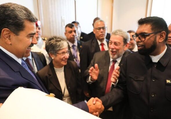 Venezuelan President Nicolás Maduro shaking hands with his Guyanese counterpart Irfaan Ali during the CELAC Summit in Kingstown, Saint Vincent and the Grenadines on March 1, 2024. Photo: X/@NicolasMaduro.