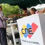 Elderly woman updating her voter registry during the special initiative launched by Venezuela's Electoral Authority (CNE) for the upcoming July  28 presidential election. Photo: Luis Graterol/Ultimas Noticias.