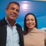 Far-right Venezuelan politician Maria Corina Machado (right) posing for a photo with Vente Venezuela regional leader Emil Brandt-Ulloa (left). Photo: Union Radio/File photo.