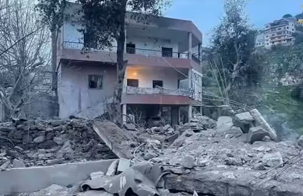 A building in Lebanon destroyed by Israeli strikes. Photo: Al Manar.