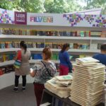 People browsing book stands during a Venezuelan International Book Fair (FILVEN). Photo: Guardagujas Palabras/File photo.
