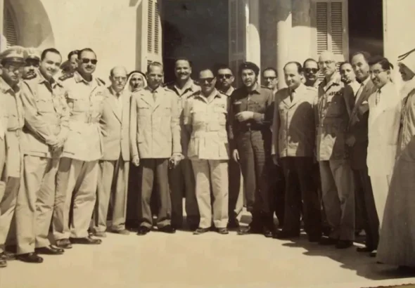 Che Guevara visiting Gaza Strip, Palestine, in 1959. Photo: Flicker/@luludereven via Wikipedia.
