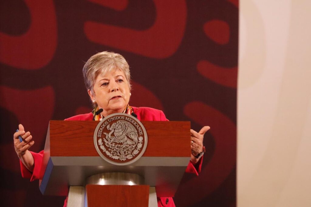 Mexican Foreign Affairs Secretary Alicia Bárcena at a press conference on April 11, 2024. Photo: X/@aliciabarcena.