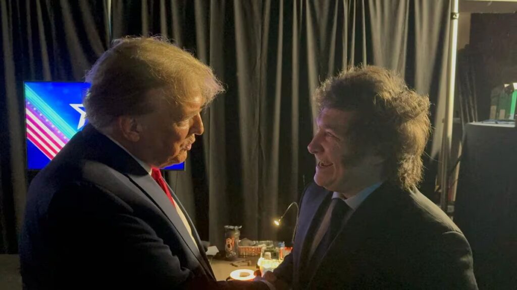 Former US President and current Republican presidential candidate Donald Trump greets Argentina's President Javier Milei at the annual meeting of the Conservative Political Action Conference (CPAC) in National Harbor, Maryland, on Saturday, February 24, 2024. Photo: Argentinian Presidency.