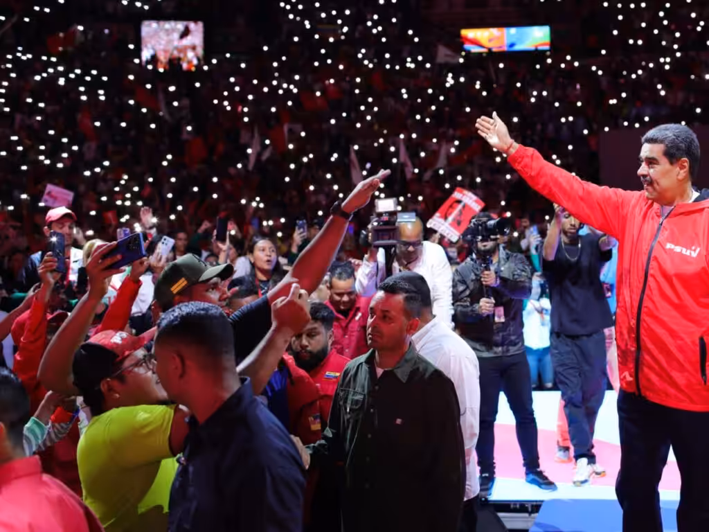 Venezuelan President Nicolás Maduro greets supporters at a rally of the United Socialist Party of Venezuela (PSUV). File photo.