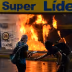 Violent protestors burning down Radio YA in Managua, Nicaragua, on May 2018. Photo: W. Lopez/La Prensa/File photo.