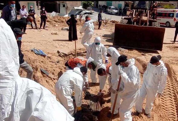 Palestinian civil defense teams have unearthed a mass grave at the Nasser hospital in Khan Yunis two weeks after the withdrawal of Israeli forces from the southern Gaza city. Photo: The Cradle/File photo.