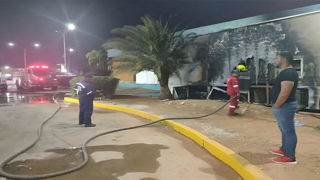 Firefighters finishing extinguishing a fire in the Genesis Petit Oncology Hospital in Zulia state, Venezuela, on Sunday, March 31, 2024. Photo: El Regional del Zulia.