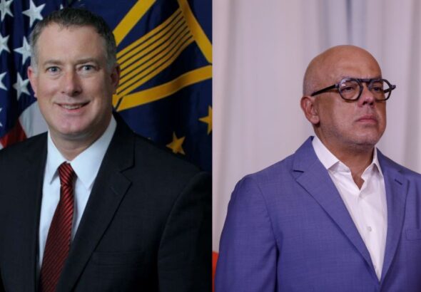 Venezuelan National Assembly President Jorge Rodríguez (right) and White House Senior Director of Western Hemisphere Affairs Daniel Erickson (left). Photo: TVP World.
